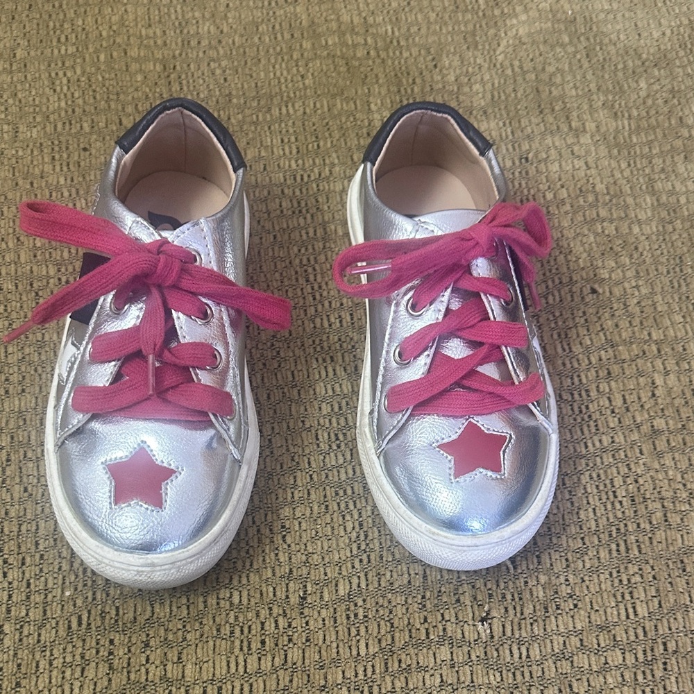 NWT Girls HOO Shoes Metallic Silver Star Sneakers - Toddler/Kids Size 27
